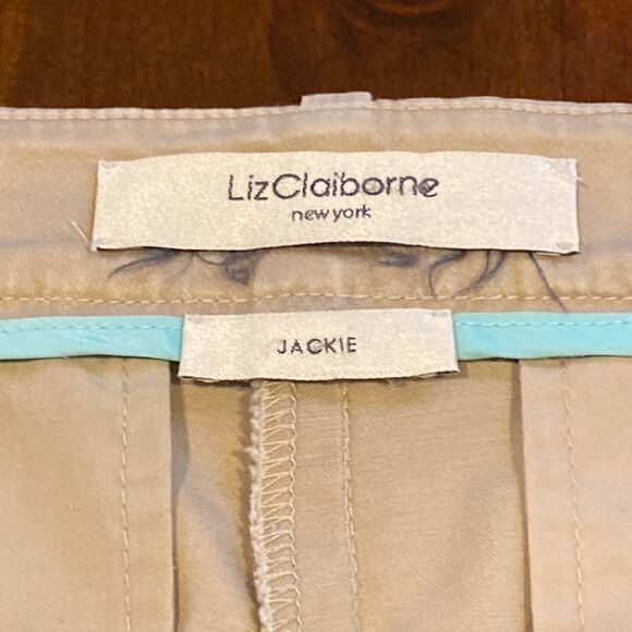 Liz Claiborne New York Jackie Flat Front Women’s Shorts Size 6 - Picture 8 of 9